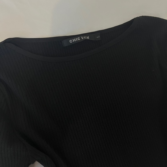 ribbed crop top with cut out - Picture 3 of 3